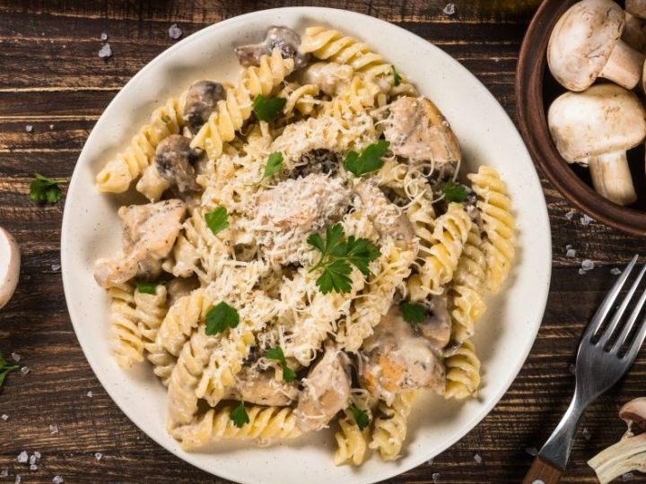 Creamy Chicken Pasta with Mushrooms